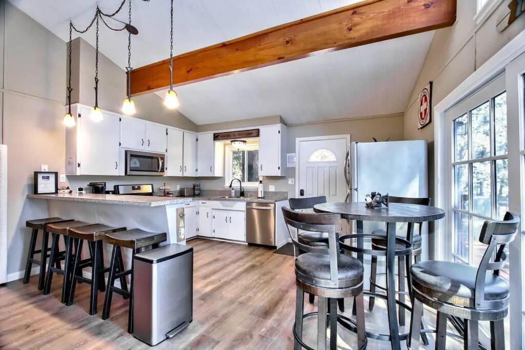 Chalet Monterey W/Hot Tub - Big Decks/Bbq Villa Big Bear Lake Ngoại thất bức ảnh